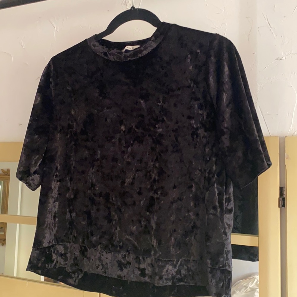 Crushed velvet black top.